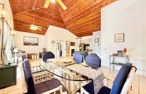 West End Apartamento | The Colibri Lodge @ Sunset Villas, West End