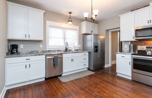 Richmond Apartamento | The Colonels Apartment is a freshly renovated 3bedroom 1bath downtown Richmond apartment