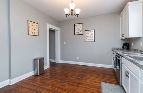 Richmond Apartamento | The Colonels Apartment is a freshly renovated 3bedroom 1bath downtown Richmond apartment