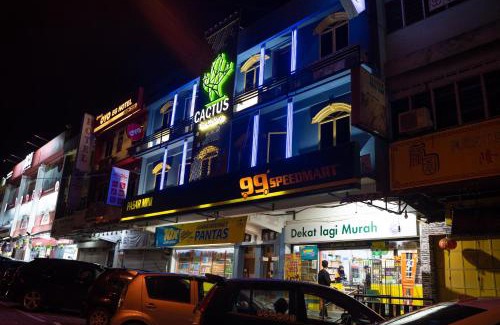 Taman Johor Jaya Hotel | The Colony by Cactus Hotel Dedap