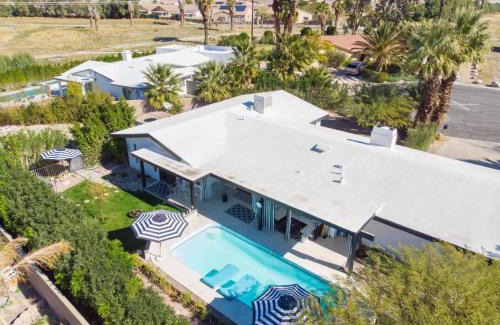 Desert Park Estates Casa | The Colony Enclave - Number 1 Hideaway in Palm Springs