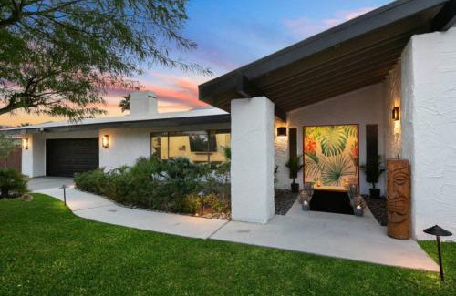 Desert Park Estates Casa | The Colony Enclave - Number 1 Hideaway in Palm Springs