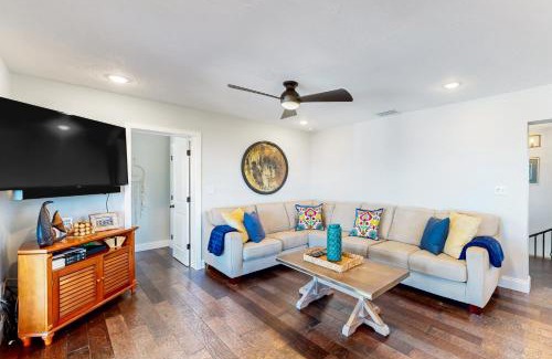 Bowens Addition Casa | The Colorful Cabana