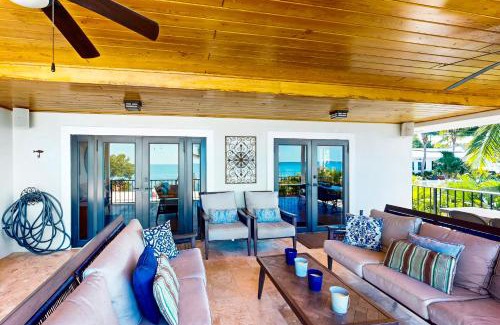 Bowens Addition Casa | The Colorful Cabana