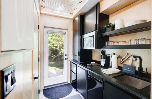 Ottawa Cabina | The Commissioner - Tiny Home