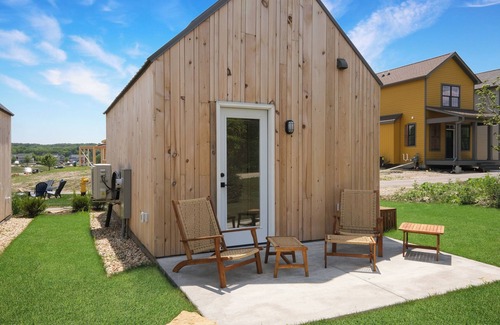 Ottawa Cabina | The Commissioner - Tiny Home