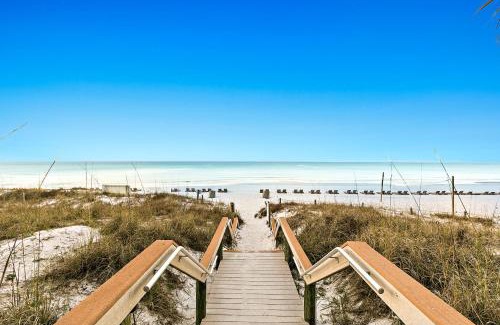 Lower Grand Lagoon Hotel | The Commodore #E3