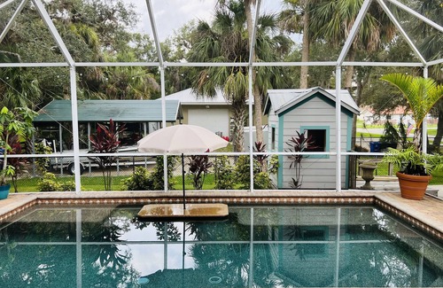 Alva Casa | The Conch and Cracker Cottage in Alva