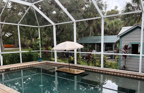 Alva Casa | The Conch and Cracker Cottage in Alva