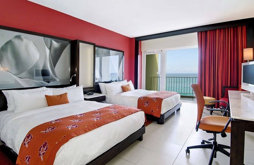 Condado Complejo | The Condado Plaza Hotel