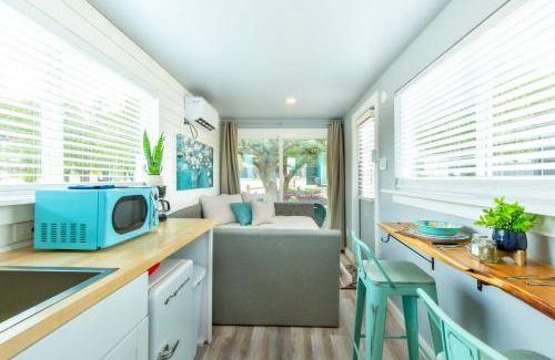 Johnson City Casa | The Container Retreat @ 290 Wine Trail #1 Escape to Hye, TX