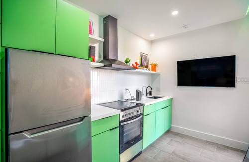 Greater East End Apartamento | The Containers @ EADO Juice Box