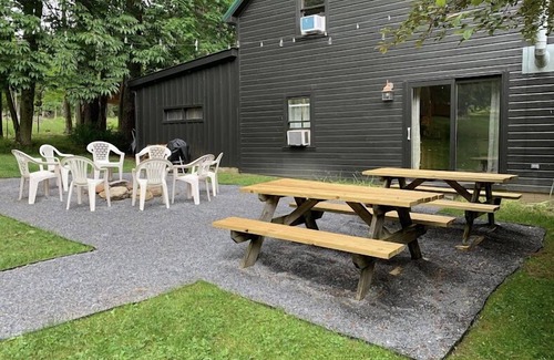 Cooksburg Cabina | The Cook Forest-dog friendly-free firewood-a/c
