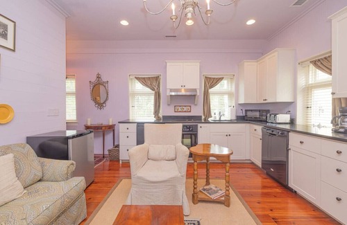 Downtown Charleston Apartamento | The Cookhouse Charm~Historic Garden District Apt.