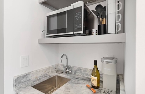 Westside Apartamento | The Cooper Suite at 697 King