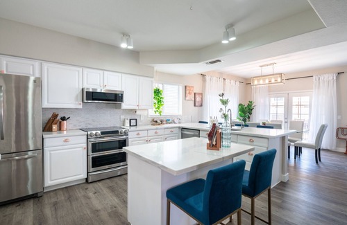 Garden Lakes Casa | The Copper House 5 Bedroom Home by RedAwning