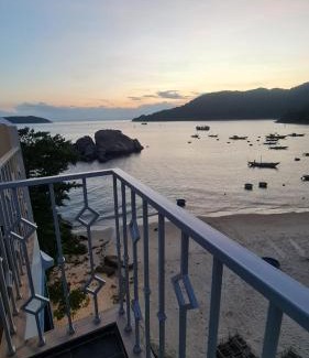 Tan Hiep Casa | The Coral Homestay & Pub