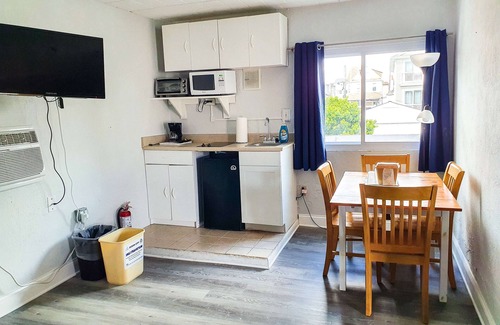 North End Hotel | The Coral Sands Motel