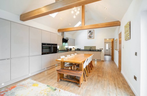 Hopeman Cabaña | The Corner House - a house that sleeps 10 guests in 4 bedrooms