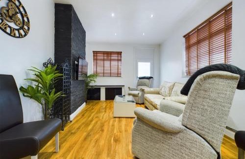 Chesterfield Casa | The Corner House