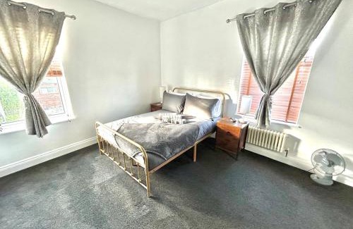 Chesterfield Casa | The Corner House