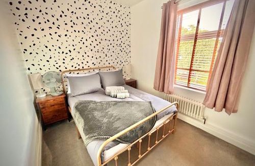 Chesterfield Casa | The Corner House