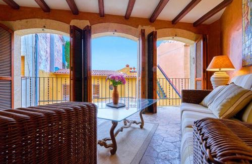Altafulla Apartamento | The Corner House of Altafulla - A Stroll from the Beach, in the Heart of the Old Town