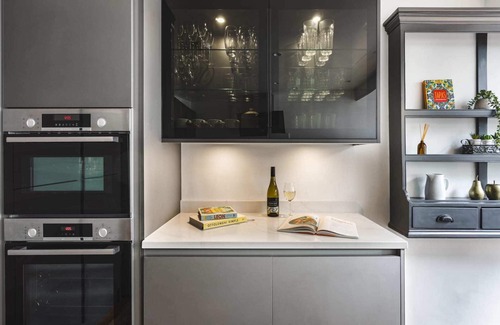 Lindale Casa | The Coronation Cottage - Hot Tub & Parking