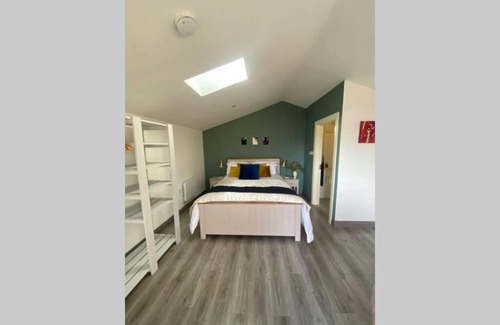 Oranmore Apartamento | The Cosy Cabin by the shore