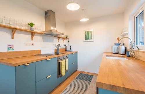 Icklesham Cabaña | The Cot - a holiday let that sleeps 6 guests in 3 bedrooms