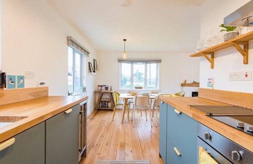 Icklesham Cabaña | The Cot - a holiday let that sleeps 6 guests in 3 bedrooms
