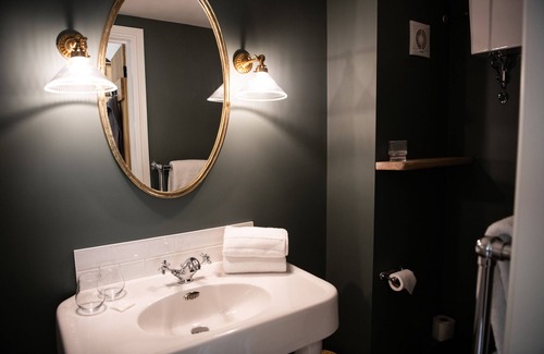 Chard Hotel | The Cotley Inn