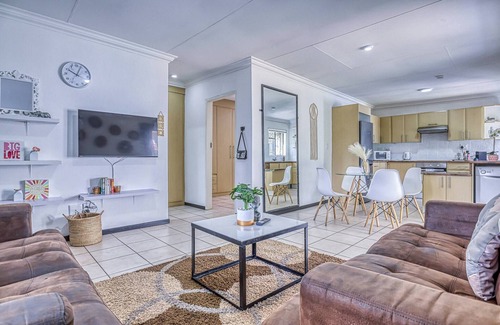 The Reeds Apartamento | The Cottage-1 Bed-pool-bbq-fibre-solar-samrand