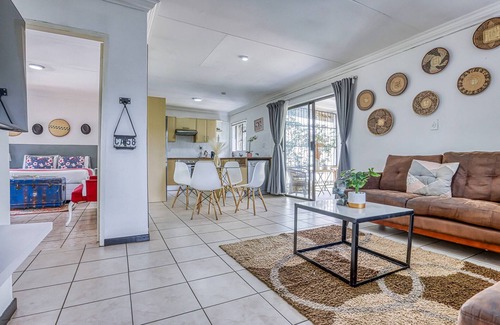 The Reeds Apartamento | The Cottage-1 Bed-pool-bbq-fibre-solar-samrand