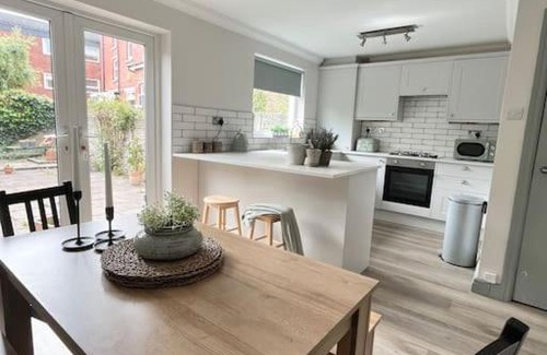 Southport Casa | The Cottage, a perfect getaway!