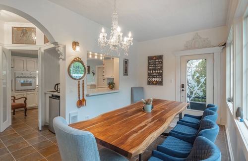 Chemainus Cama Y Desayuno | The Cottage and Castle