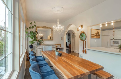Chemainus Cama Y Desayuno | The Cottage and Castle