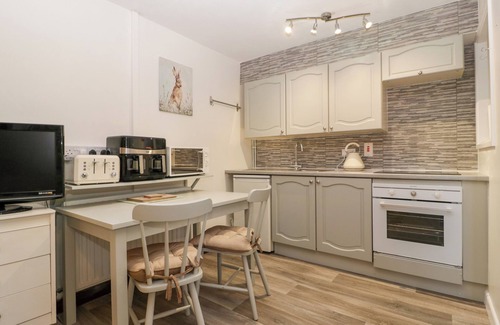 Goodrich Cabaña | THE COTTAGE AT ROCKLANDS FARM, romantic, with a garden in Goodrich