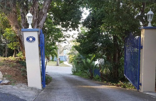 Estate Kings Quarter Casa | The Cottage at Villa Indigo