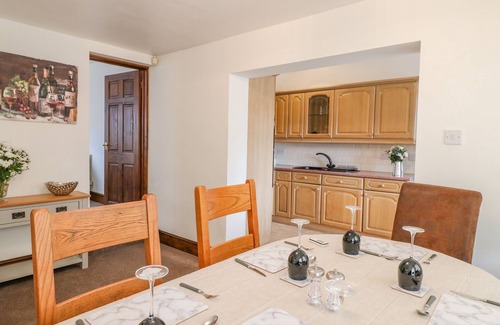 Ilkeston Cabaña | THE COTTAGE, family friendly, with open fire in Ilkeston