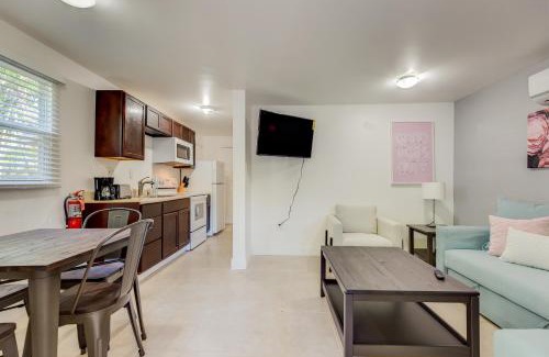River Oaks Casa | The Cottage in The Oaks - By Avi