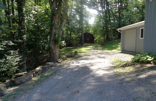 Deersville Cabaña | The Cottage in the Woods, near Deersville and Tappan and Clendening Lakes