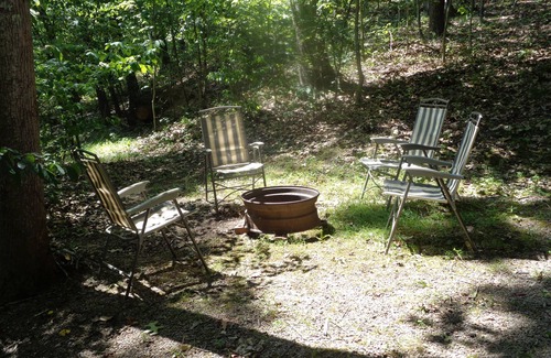 Deersville Cabaña | The Cottage in the Woods, near Deersville and Tappan and Clendening Lakes