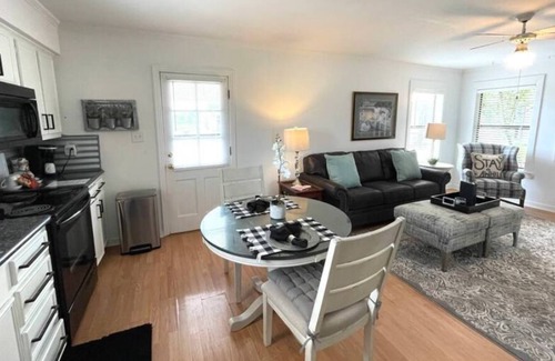 Tyler Cabaña | The Cottage - Newly Remodeled with Breathtaking Views
