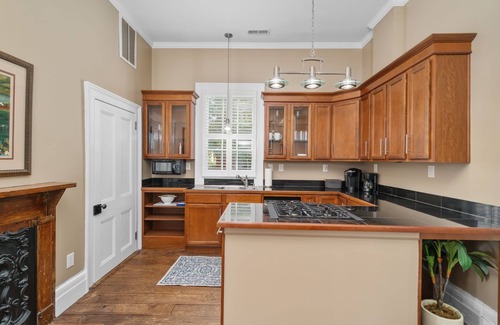 New Bern Casa | The Cottage on Hancock - entire historic cottage
