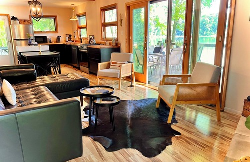 Cassopolis Cabaña | The Cottage on Heiner Hill fosters peace & is that reset you're searching for.
