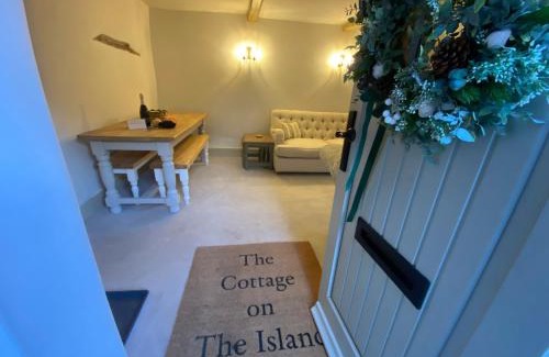 Castleton Casa | The Cottage on the Island