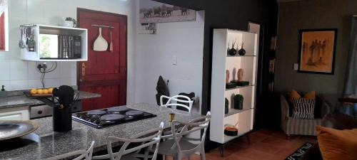 Uvongo Apartamento | The Cottage on West