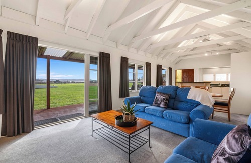 Owhata Casa | The Cottage - Rotorua Holiday Farmstay