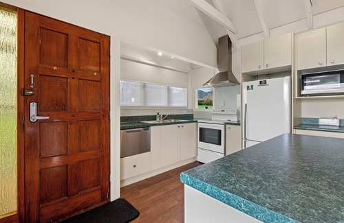 Owhata Casa | The Cottage - Rotorua Holiday Farmstay
